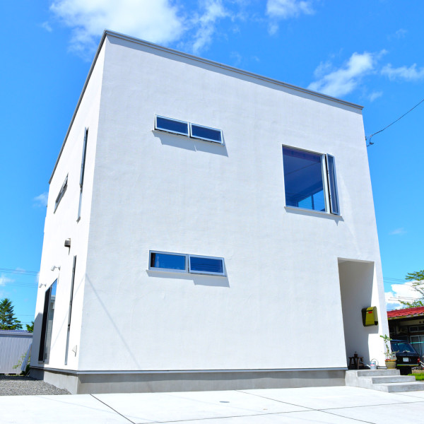 大仙市の注文住宅01(秋田県) | 白壁の凛とした家