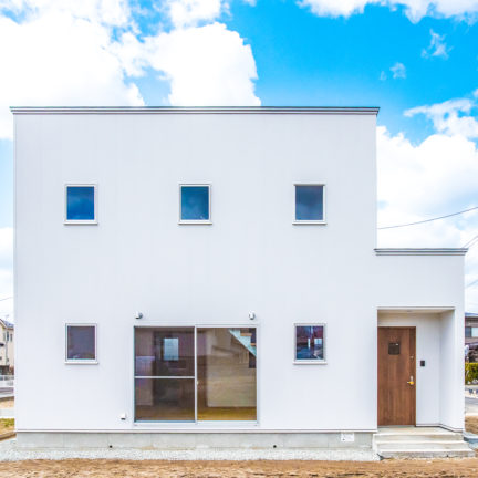 秋田市飯島の家|実用性とデザインのバランスが秀逸なコンパクトハウス